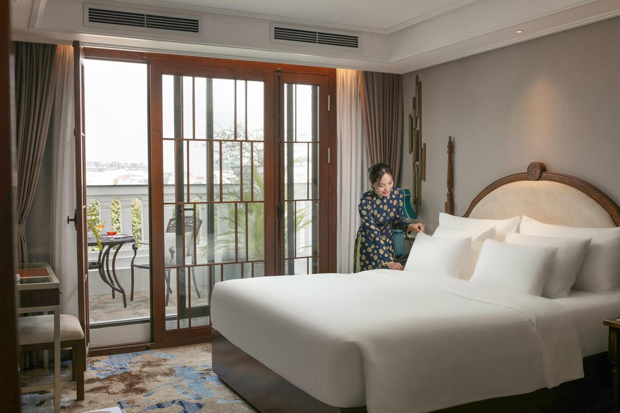 The Oriental Jade Hotel Hanoi Esterno foto A guest room at the hotel