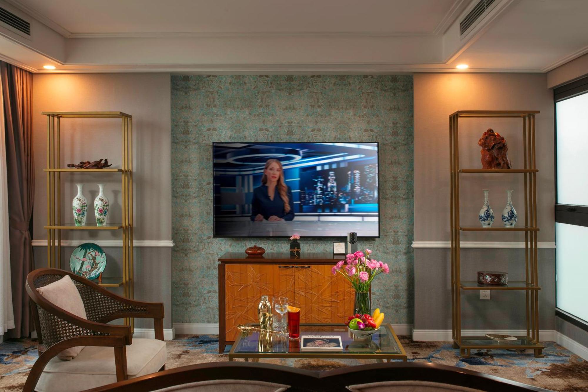 The Oriental Jade Hotel Hanoi Esterno foto A 4K television