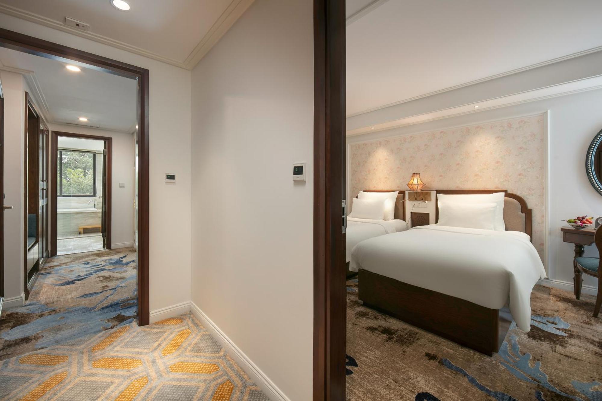 The Oriental Jade Hotel Hanoi Esterno foto Deluxe Suite