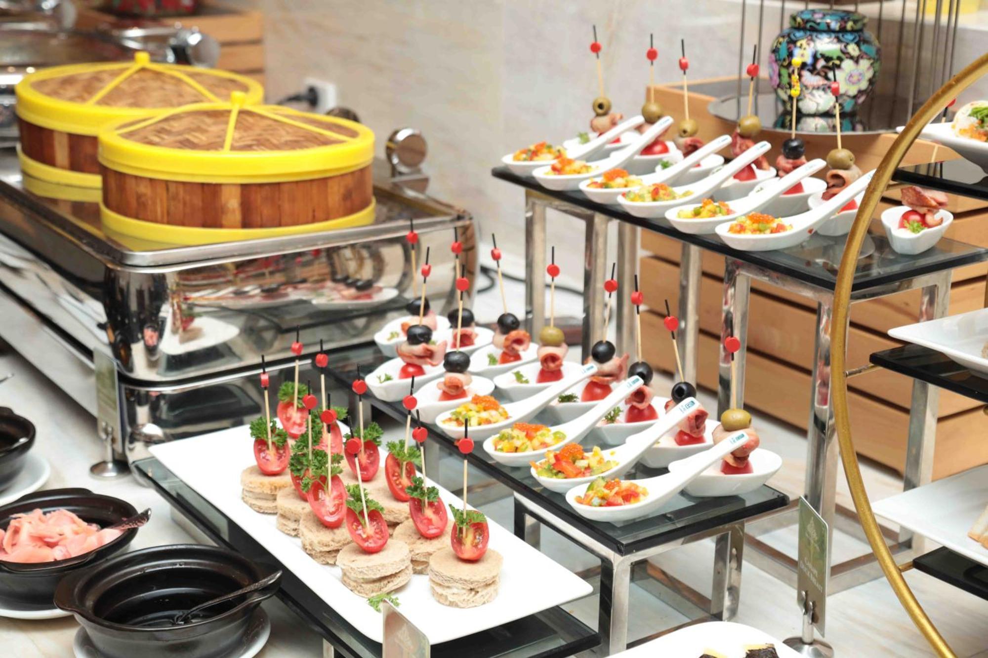 The Oriental Jade Hotel Hanoi Esterno foto A buffet