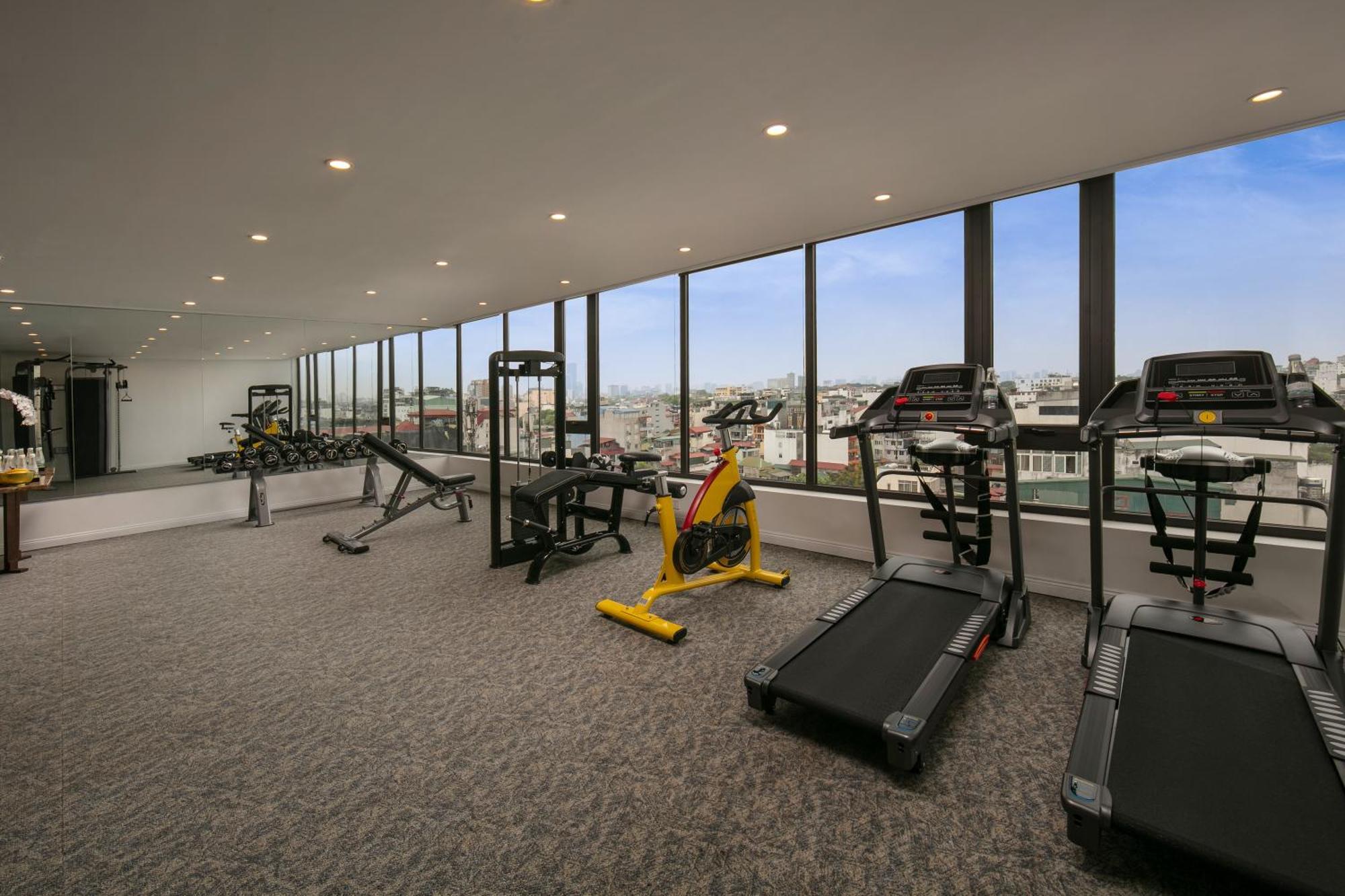 The Oriental Jade Hotel Hanoi Esterno foto The gym at the hotel